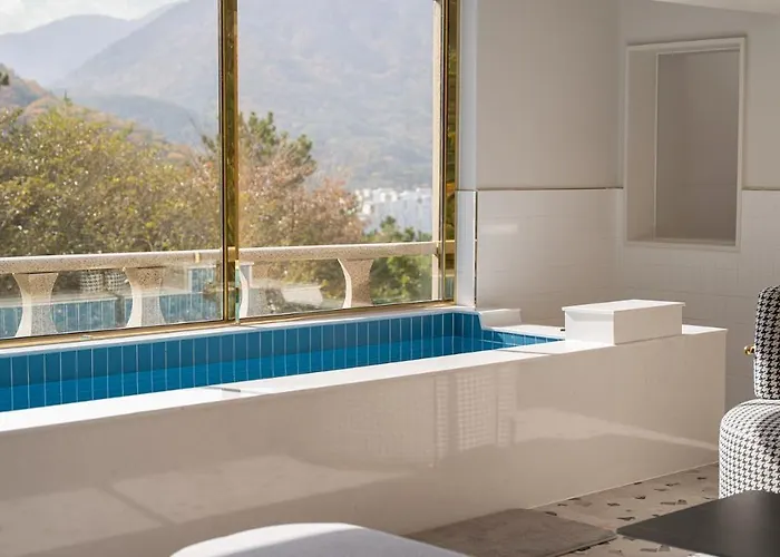 Hotel Denbasta Forest 3*