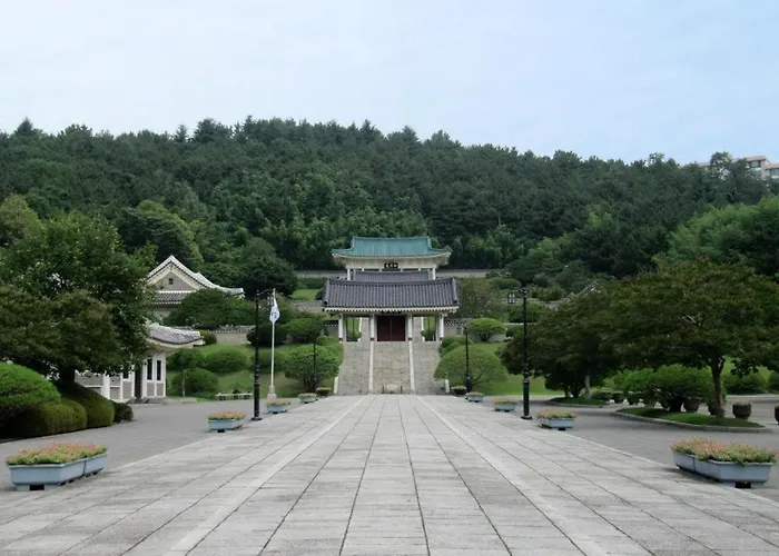 Denbasta Forest 酒店
