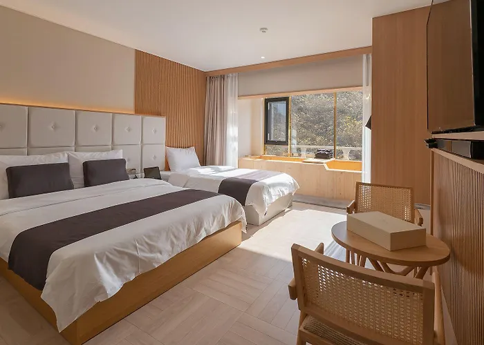 Hotel Denbasta Forest 3*
